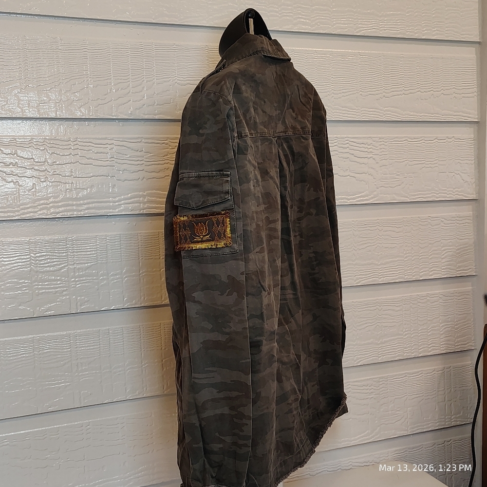 Willow & Clay Patches Military Style Utility Jacket Womens M Zip Snaps Camo Y2K - Picture 6 of 7